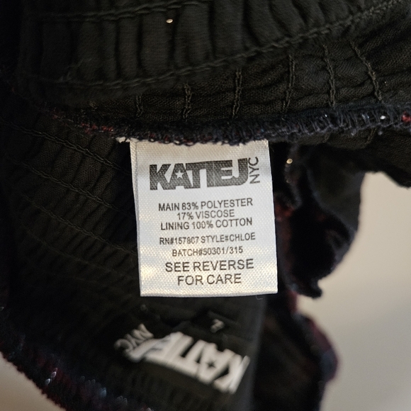 Katie J NYC Top Plaid Off-Shoulder Crop Long Sleeve Red Black Blue Casual Date - Picture 7 of 8